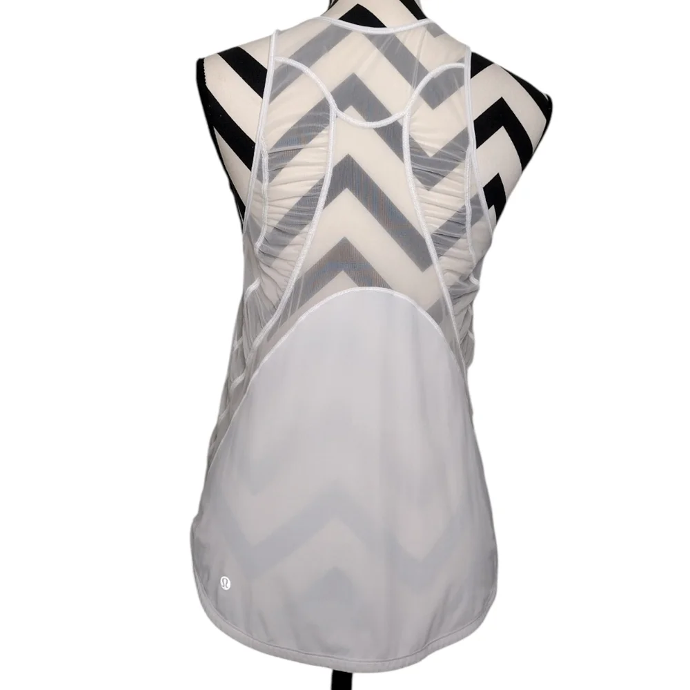Lululemon White Workout Athletic Tank Top Sz 4